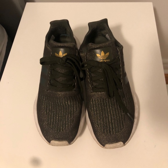 Adidas swift running shoe - Picture 2 of 6